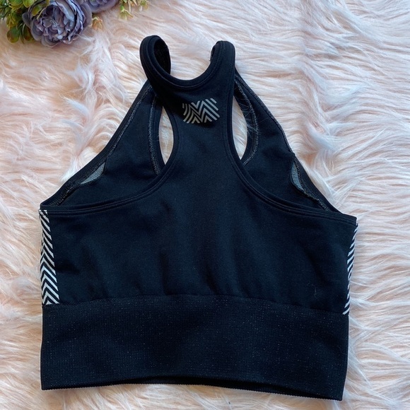 Monreal London Black White Pattern Chevron Seamless Sports Bra sz XS/S - Picture 9 of 11
